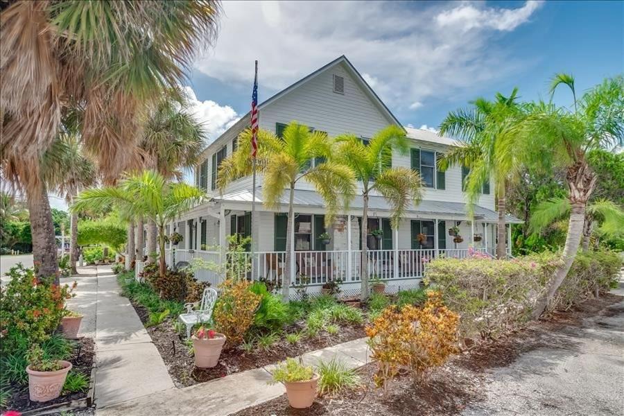 Photo of Buildings in Boca Grande