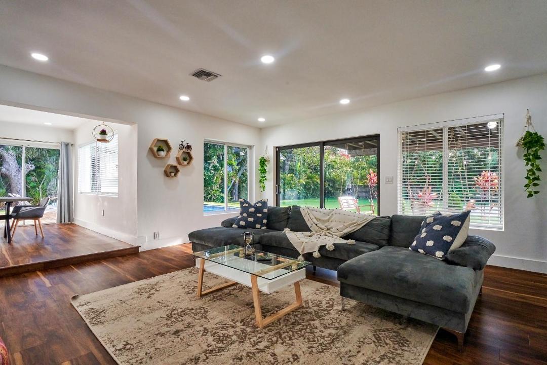 Photo of Livingroom in Biscayne Park