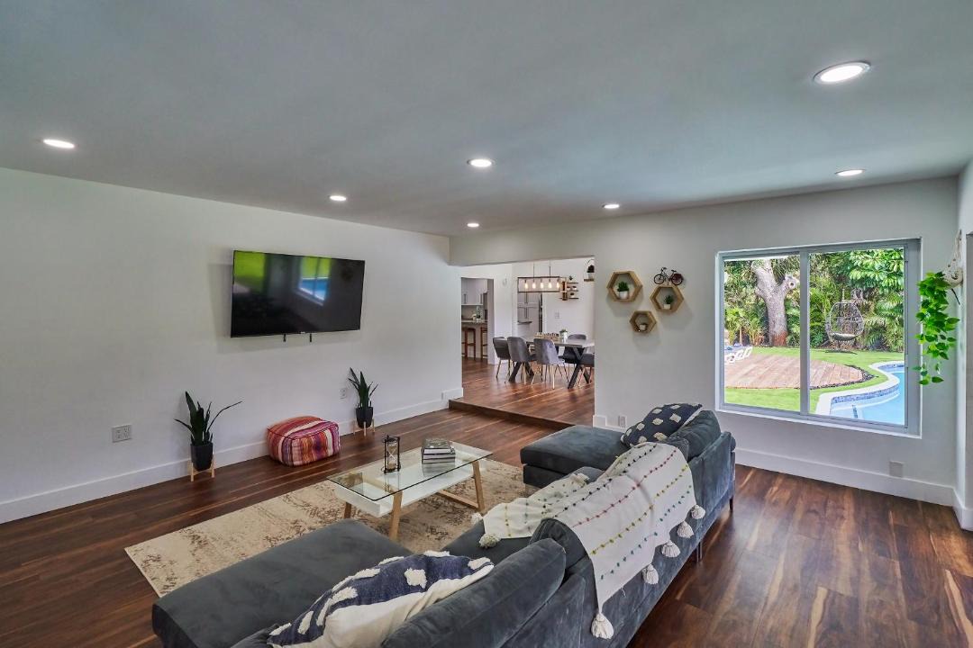 Photo of Livingroom in Biscayne Park