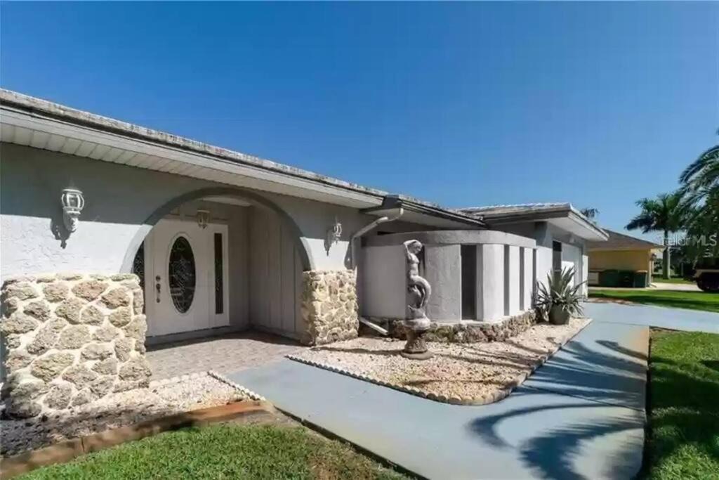 Photo of Buildings in Gulf Cove