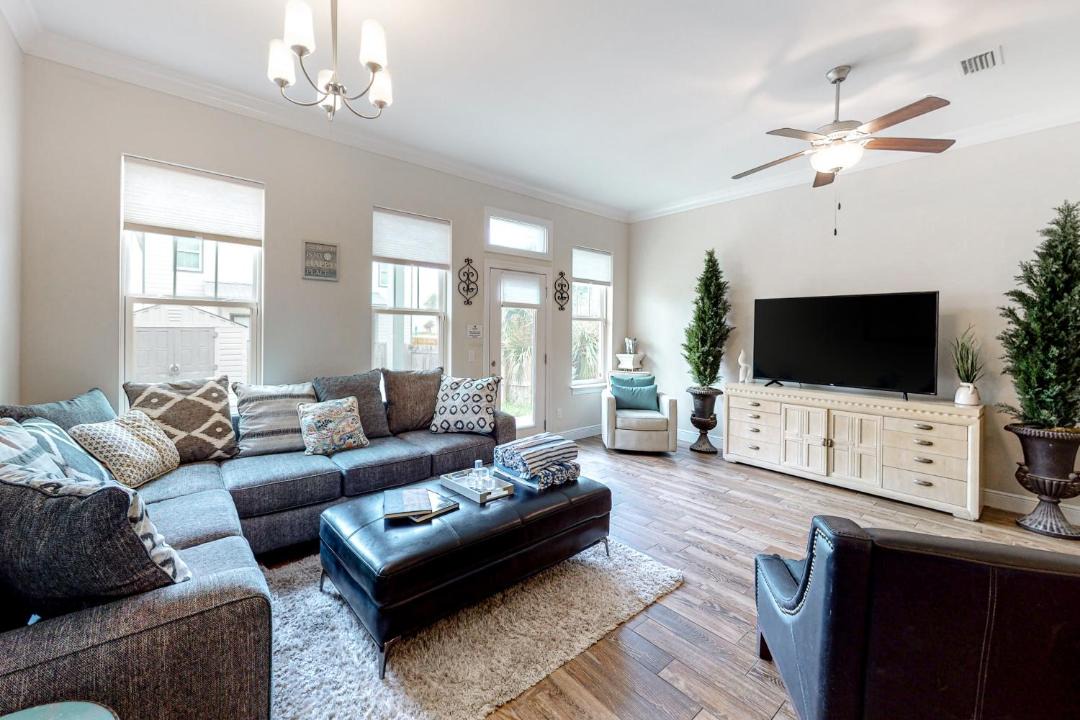 Photo of Livingroom in Crescent Beach