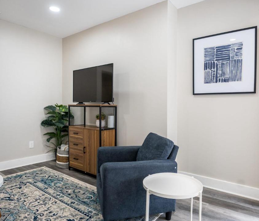 Photo of Livingroom in Five Points