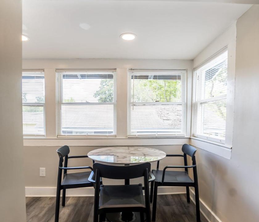 Photo of Livingroom in Five Points