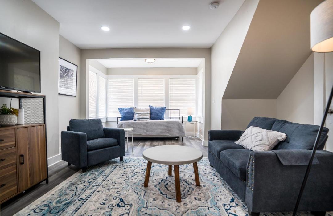 Photo of Livingroom in Five Points