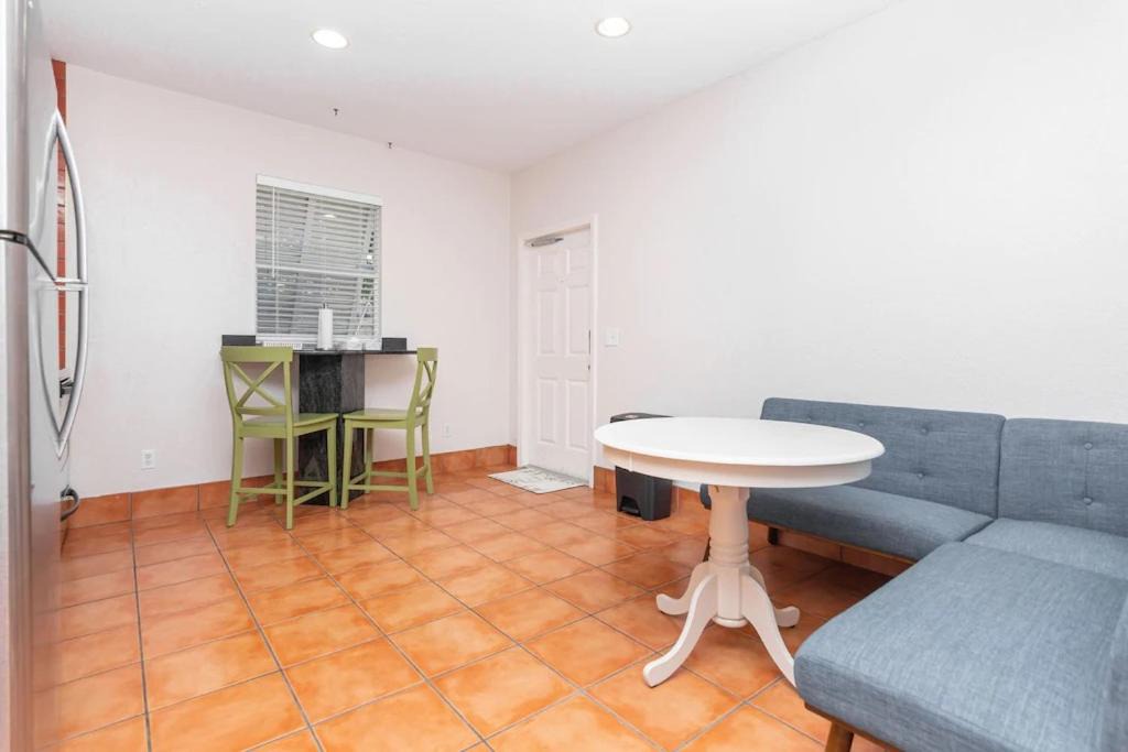 Photo of Livingroom in Lantana