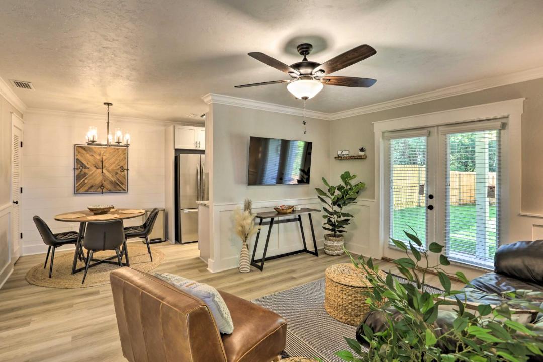 Photo of Livingroom in Tallahassee