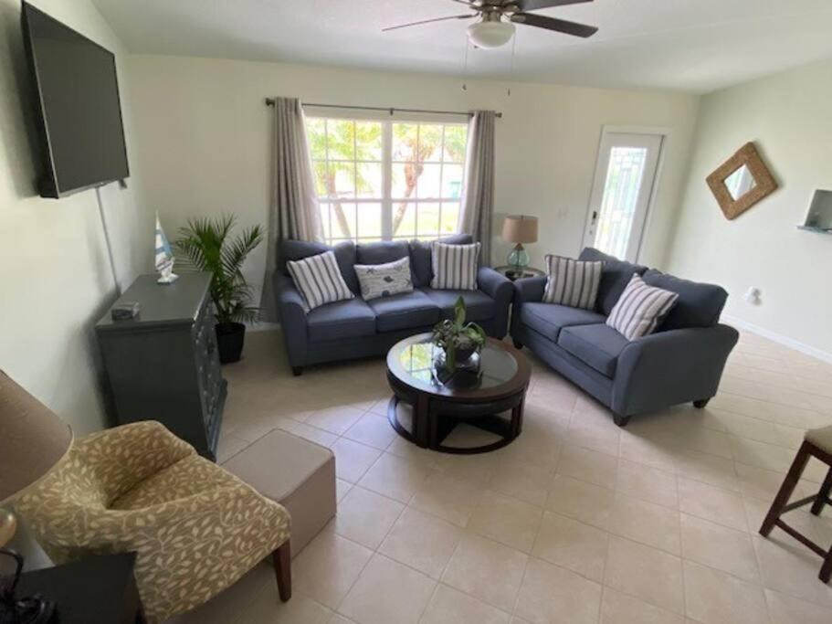 Photo of Livingroom in Port Saint Lucie