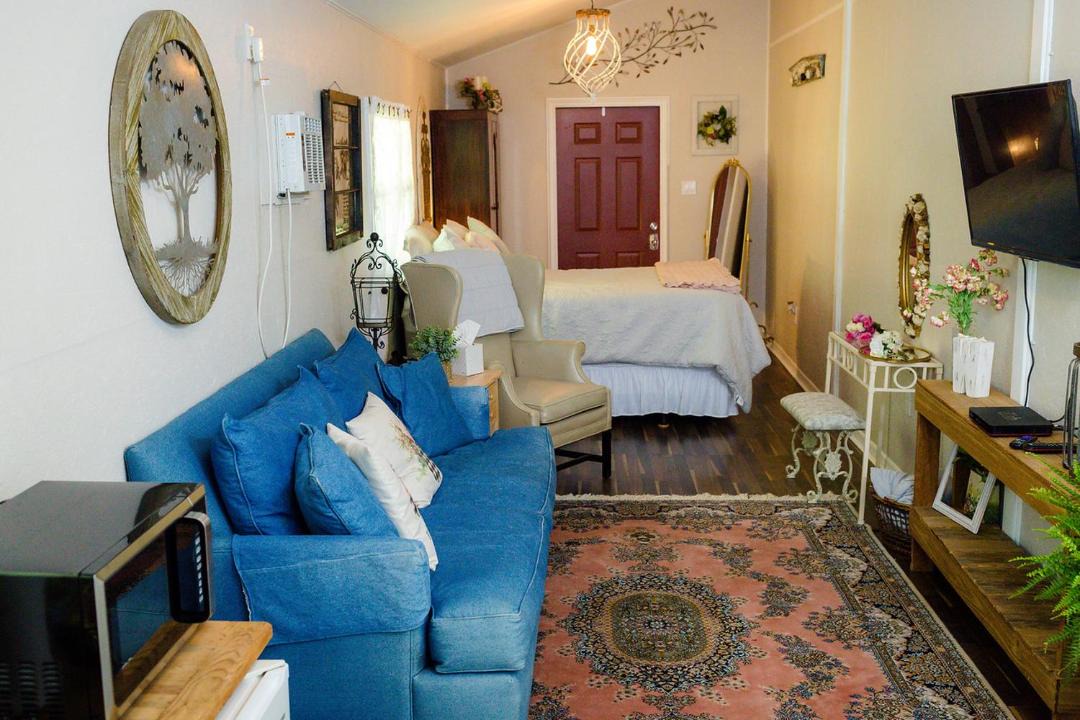 Photo of Livingroom in Brooksville