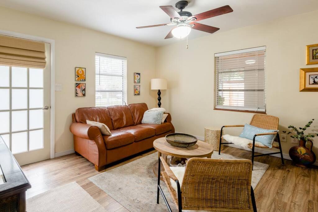 Photo of Livingroom in South Westshore