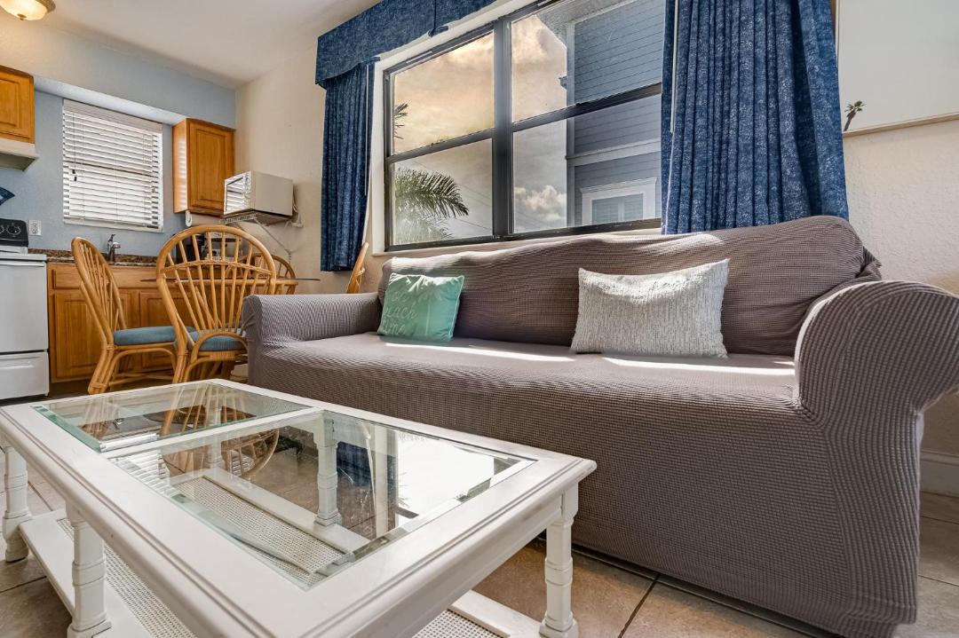 Photo of Livingroom in Redington Beach