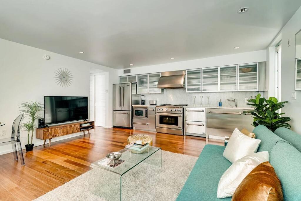 Photo of Livingroom in West Avenue