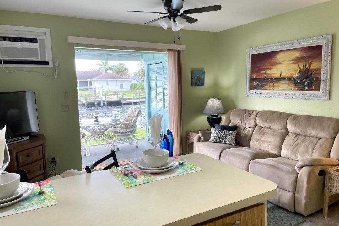 Photo of Livingroom in Gulf Cove