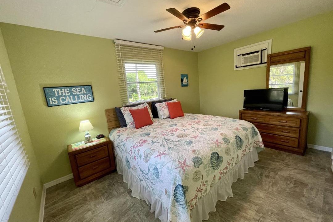 Photo of Bedroom in Gulf Cove