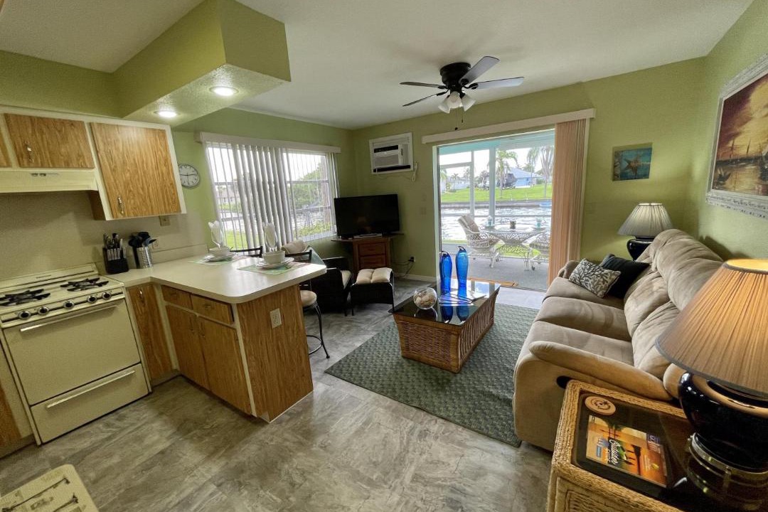 Photo of Livingroom in Gulf Cove