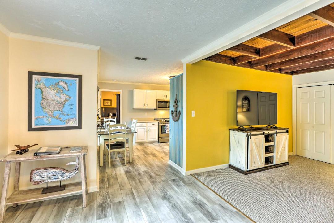 Photo of Livingroom in Ochlockonee Bay