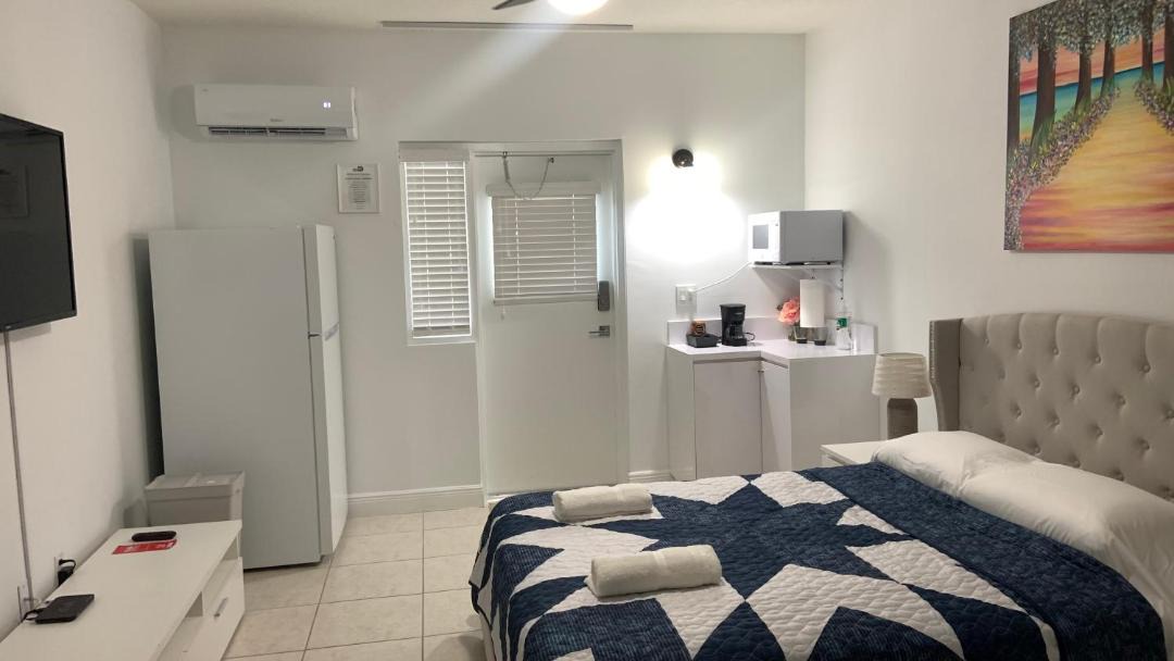 Photo of Bedroom in Ludlam