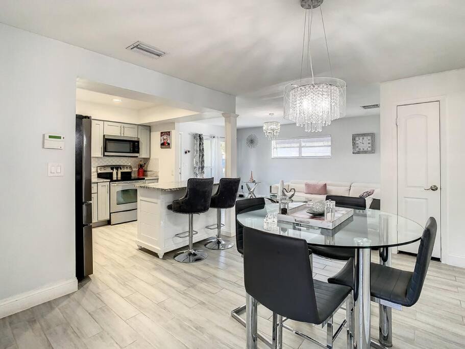 Photo of Livingroom in Pinellas Park