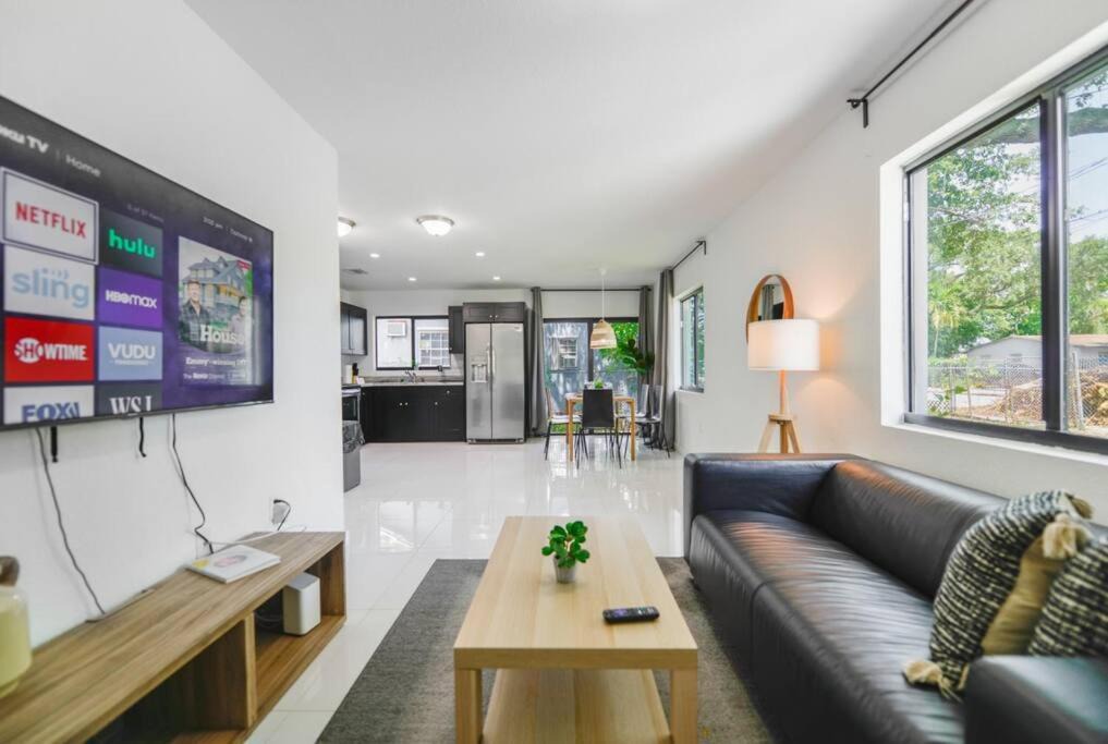 Photo of Livingroom in West Little River