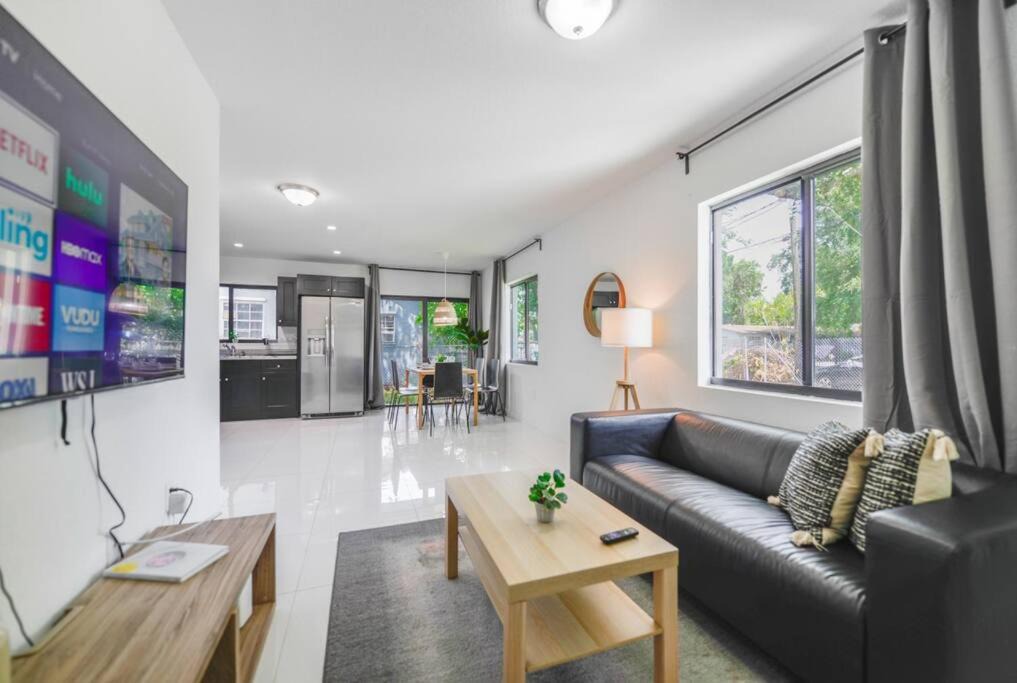 Photo of Livingroom in West Little River