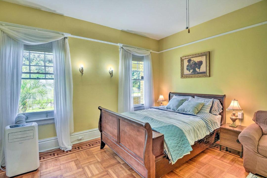 Photo of Bedroom in Crescent City