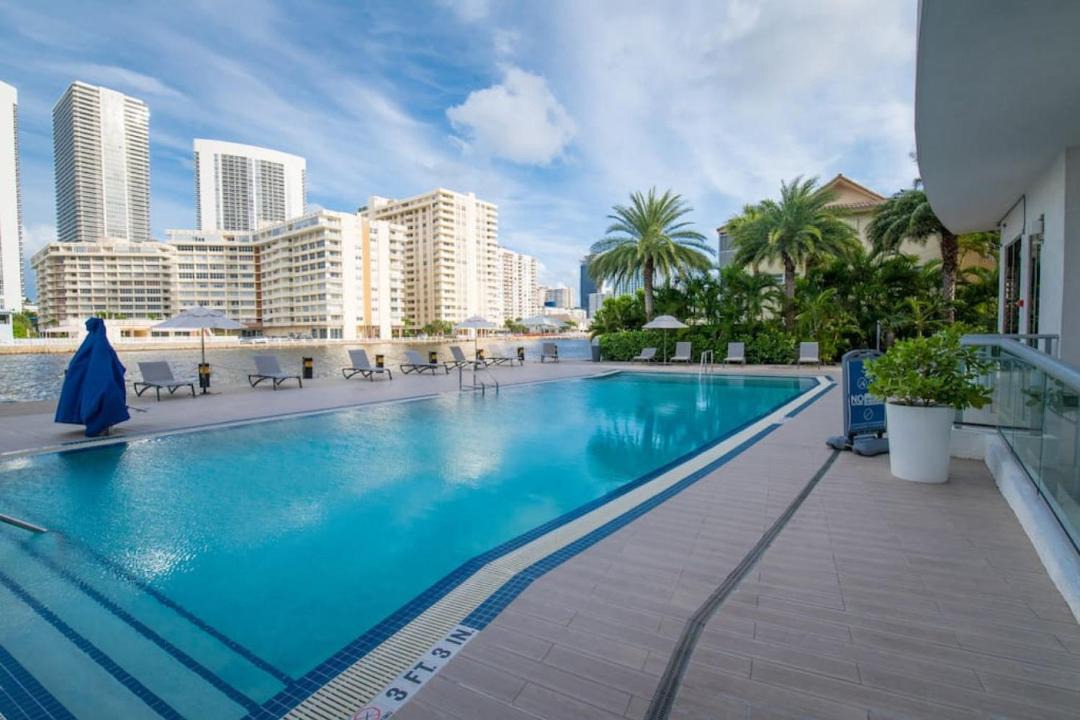 Photo of Outdoor in Hallandale Beach