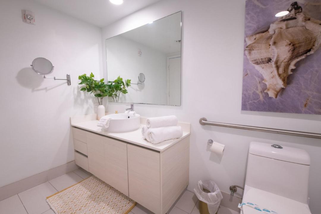 Photo of Bathroom in Hallandale Beach