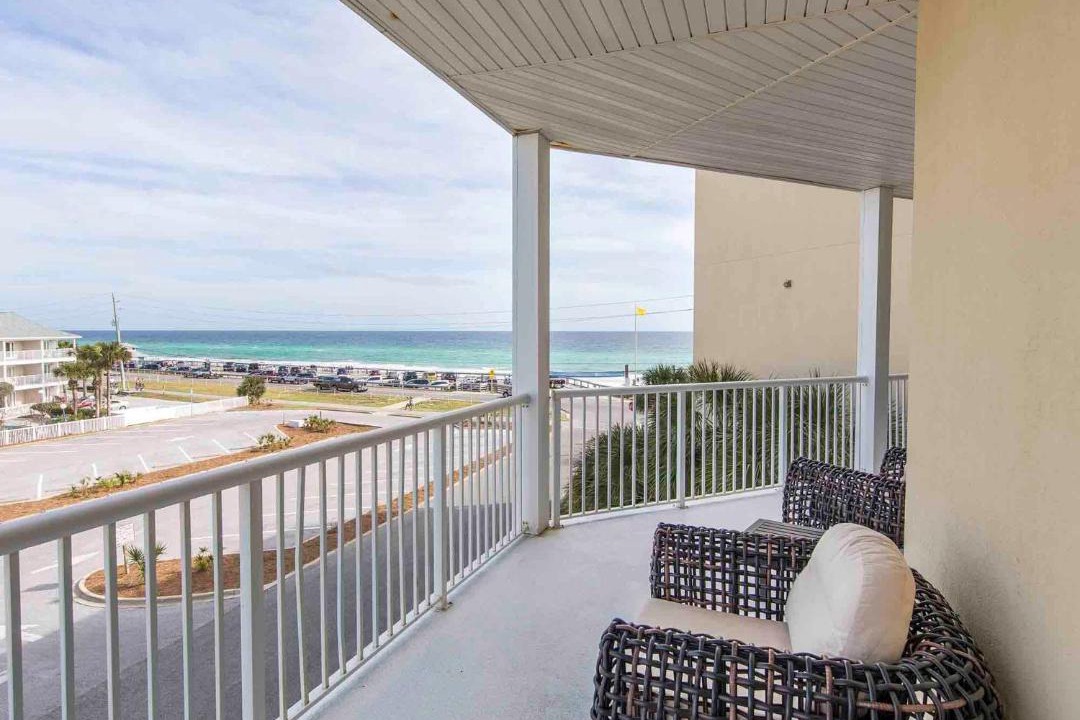 Photo of Patio Balcony in Avalon Beach Estates