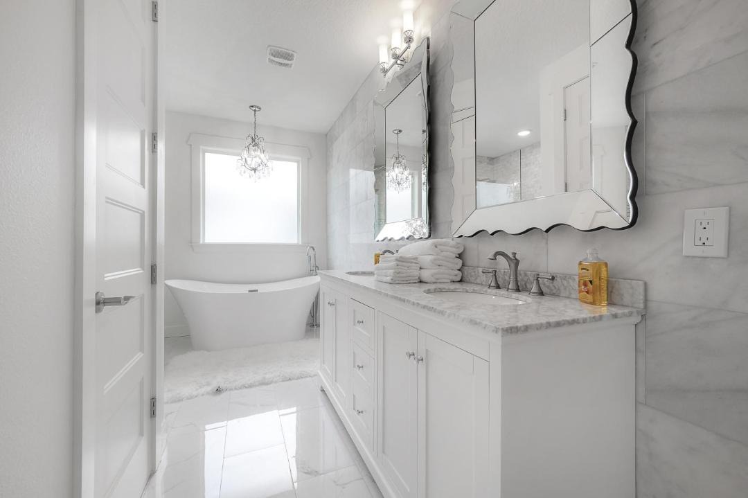 Photo of Bathroom in Port Tampa City