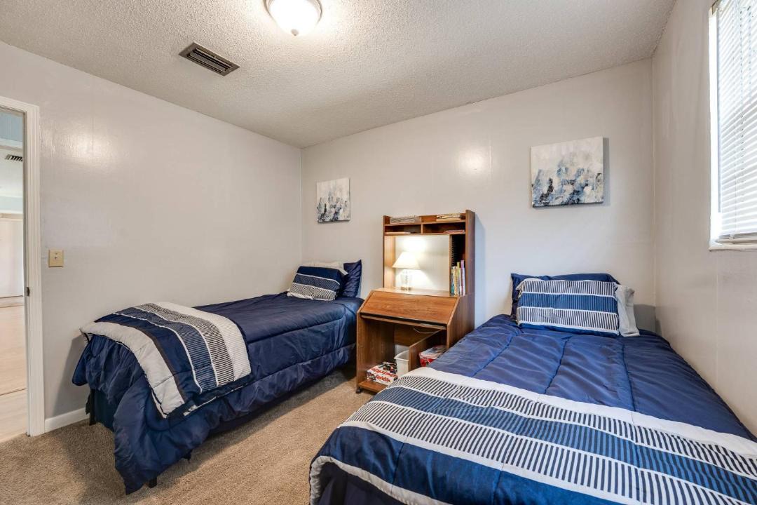 Photo of Bedroom in Lakeside