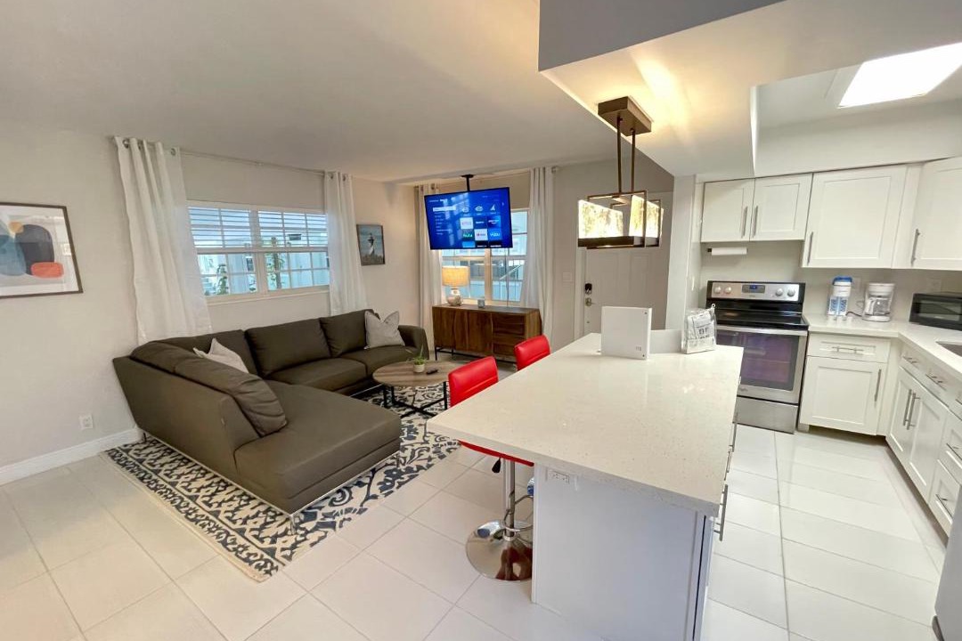 Photo of Livingroom in Lauderdale Beach