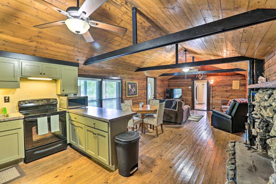 Photo of Kitchen in Talladega