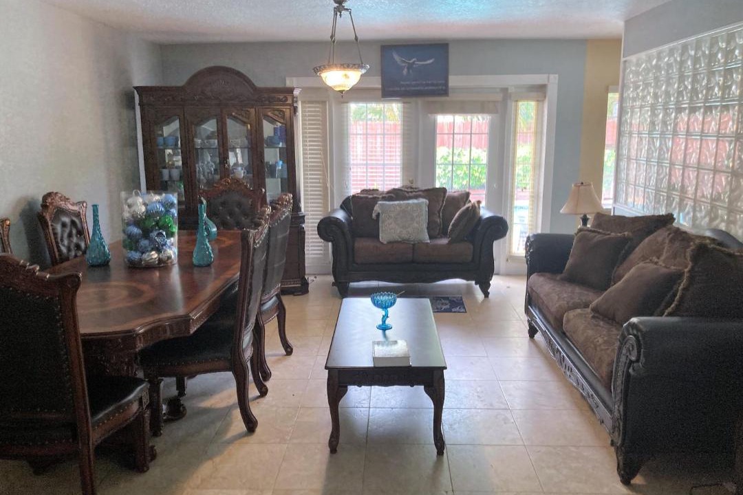 Photo of Livingroom in Sunrise