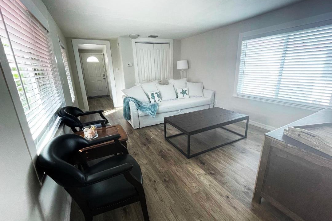 Photo of Livingroom in Redington Shores