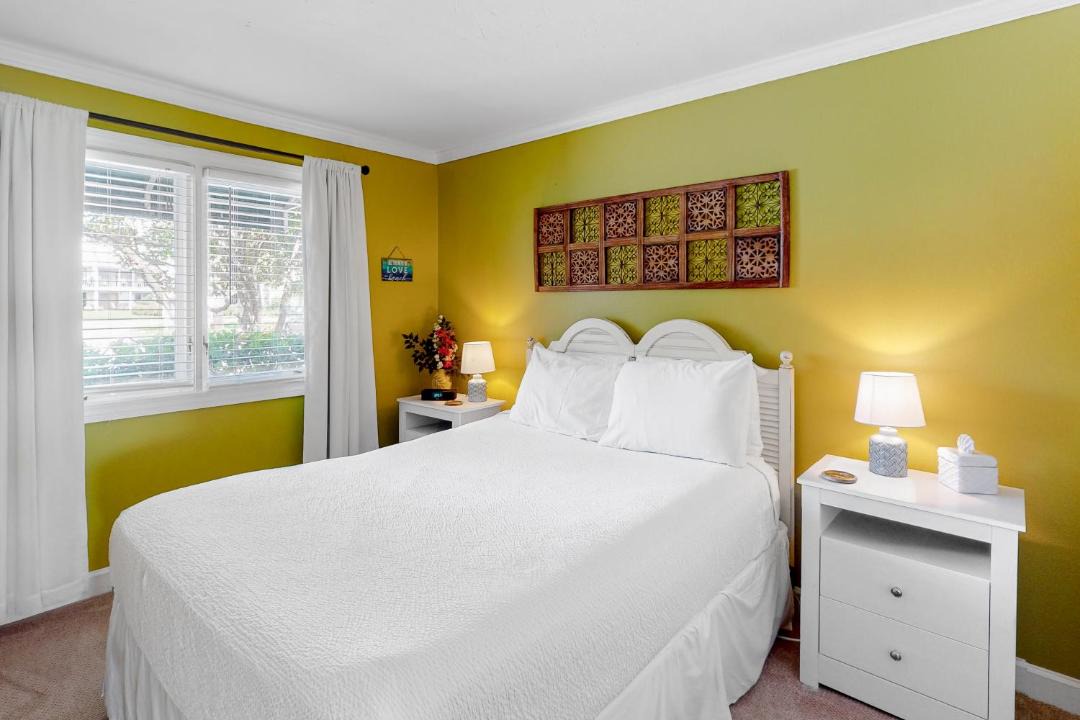 Photo of Bedroom in Crystal Beach