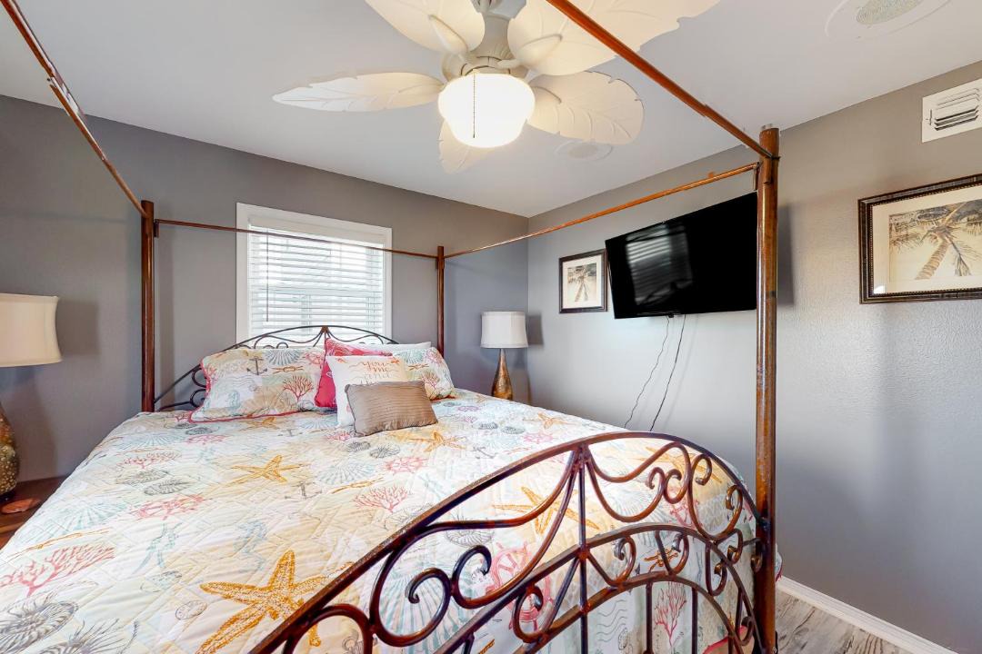 Photo of Bedroom in Gulf Shores