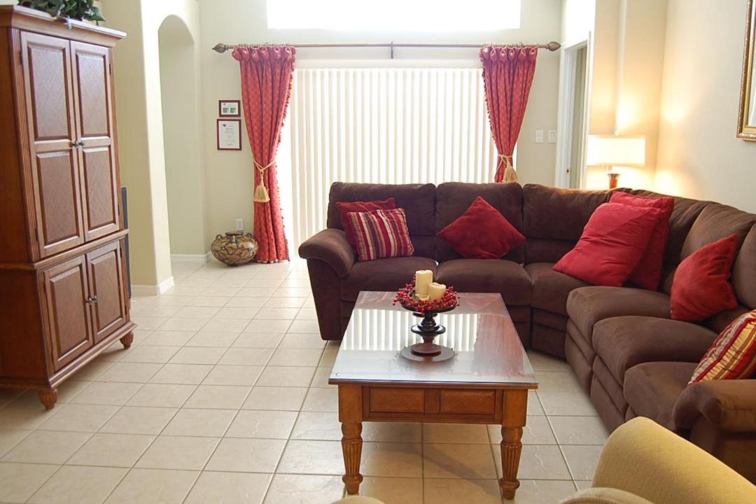 Photo of Livingroom in Orange Tree