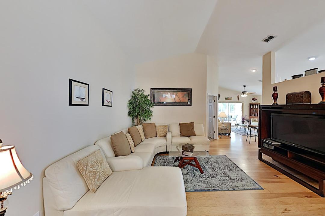 Photo of Livingroom in Beachwalk Isles