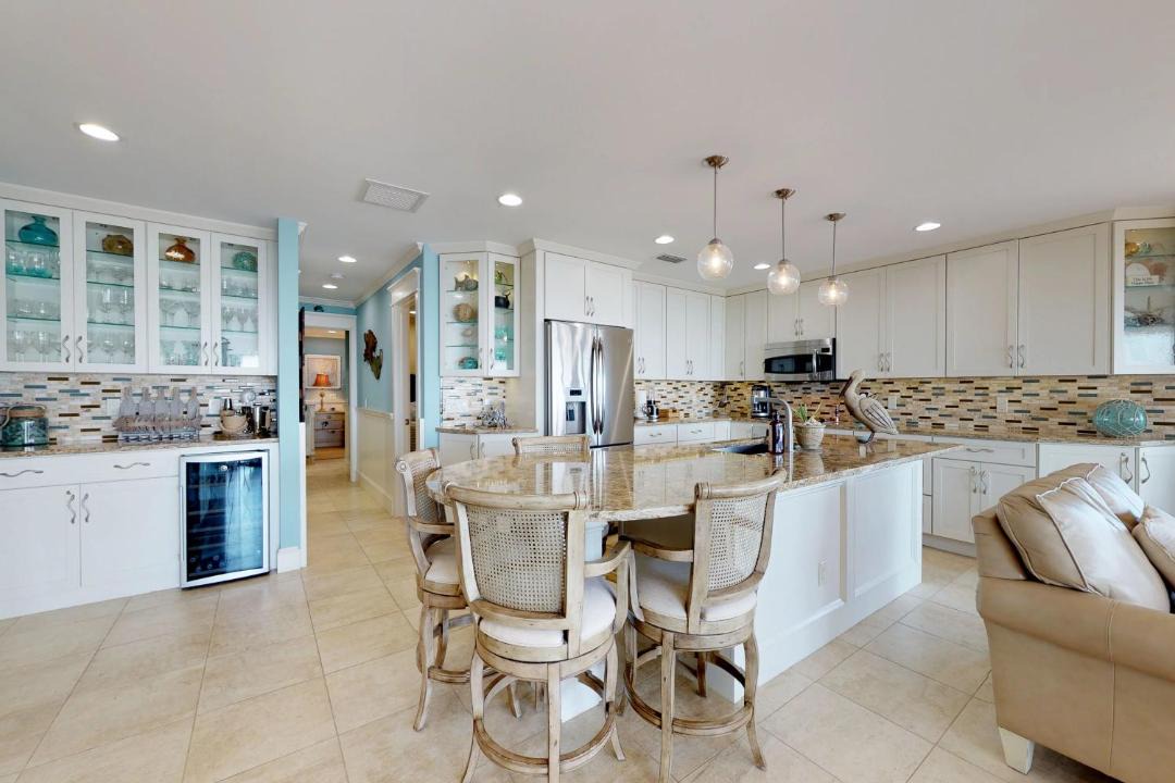Photo of Livingroom in Holmes Beach
