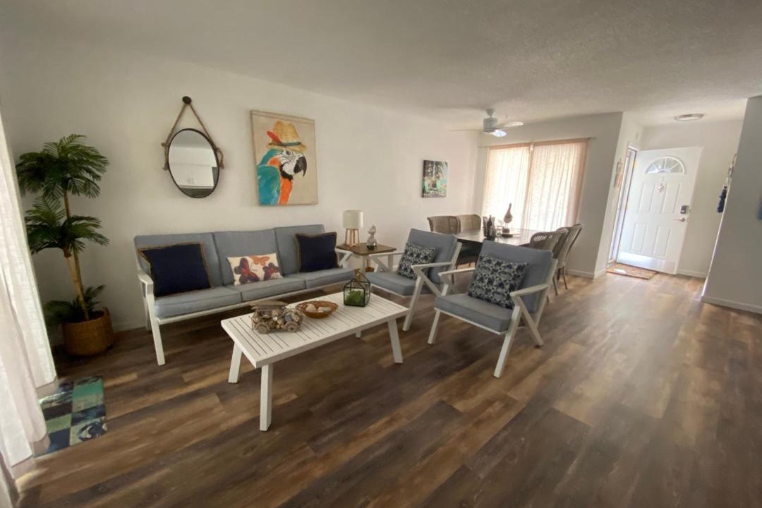Photo of Livingroom in Bayview