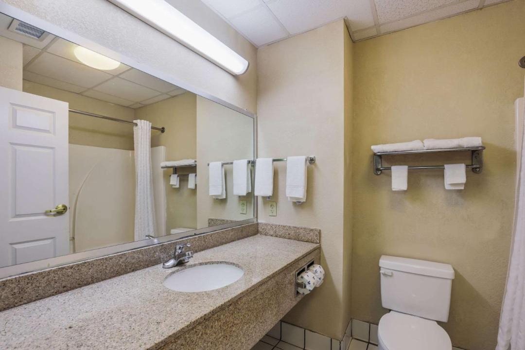Photo of Bathroom in Marianna