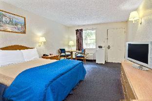 Photo of Bedroom in MacClenny