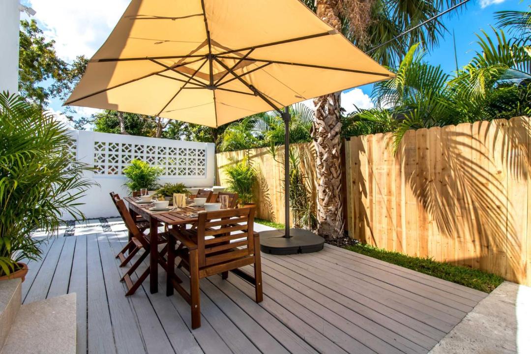 Photo of Patio Balcony in The Roads