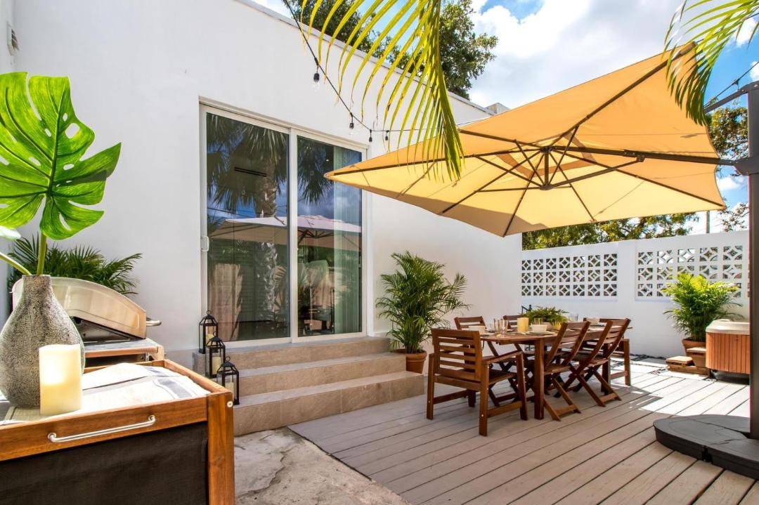 Photo of Patio Balcony in The Roads