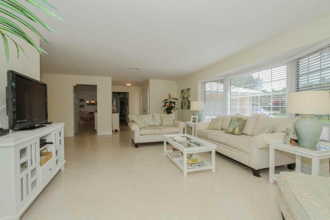 Photo of Livingroom in Coquina Sands