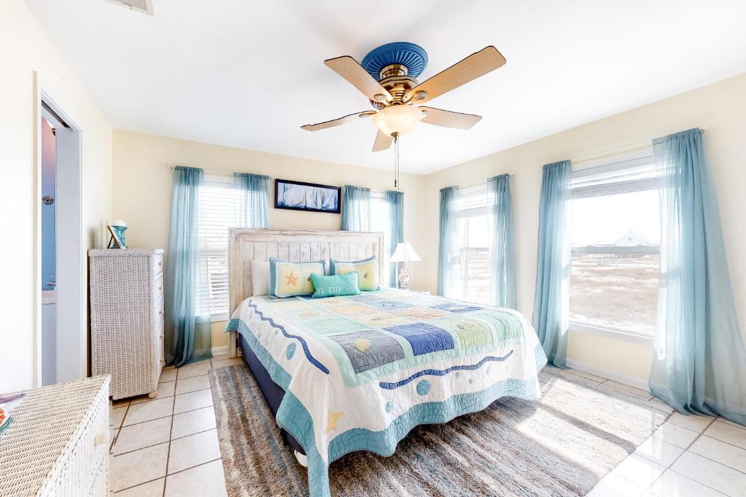 Photo of Bedroom in Gulf Shores