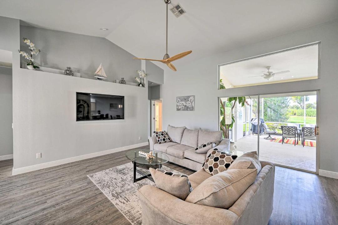 Photo of Livingroom in Falcons Glen