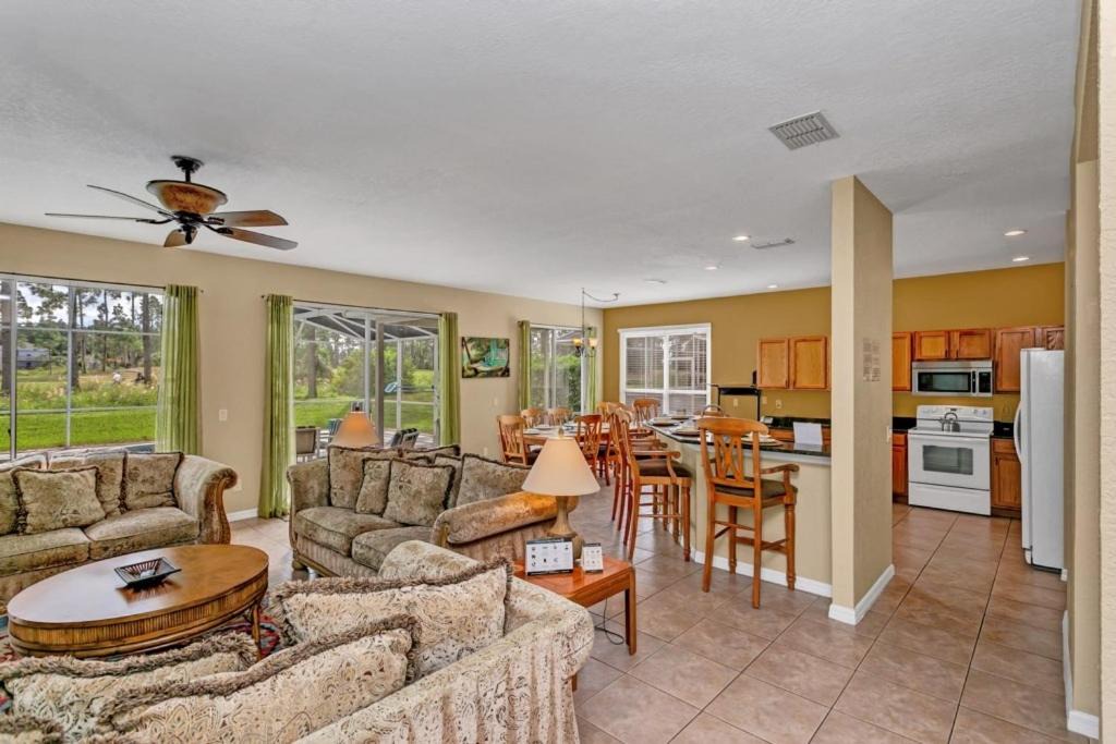 Photo of Livingroom in Highlands Reserve