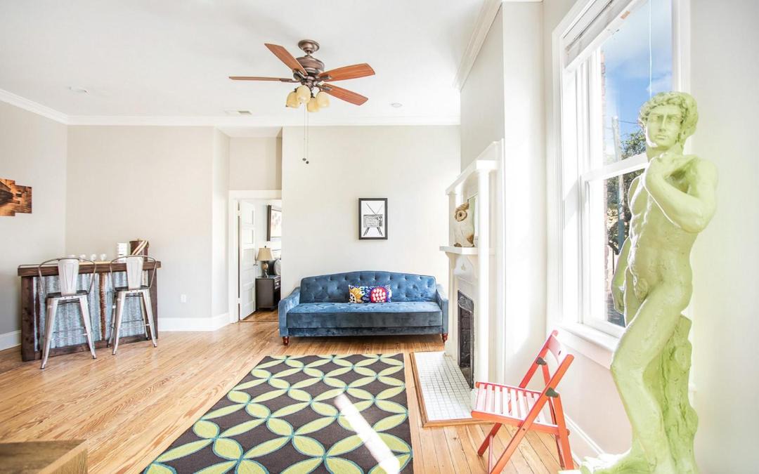 Photo of Livingroom in Historic District - North