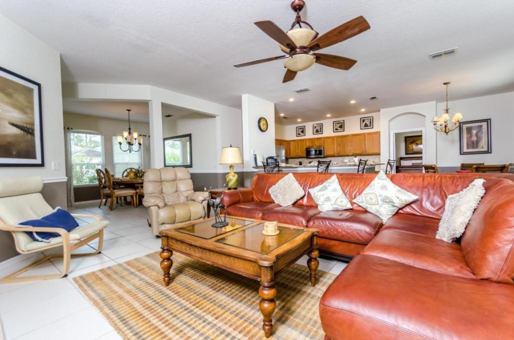 Photo of Livingroom in Highlands Reserve