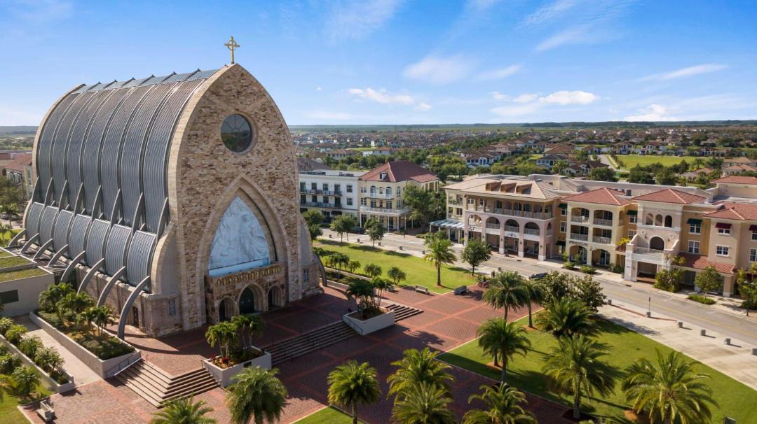 Photo of Others in Ave Maria